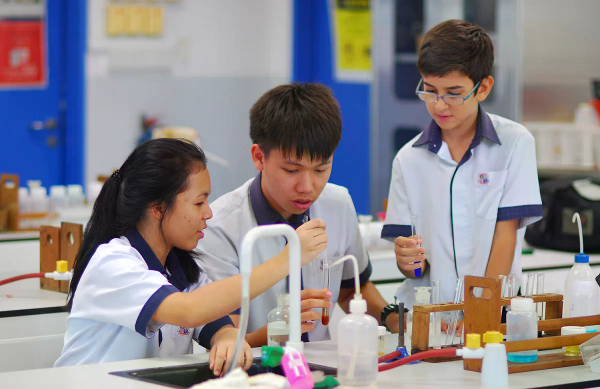 开拓视野，留下难忘的回忆&mdash;&mdash;新加坡春天国际学院