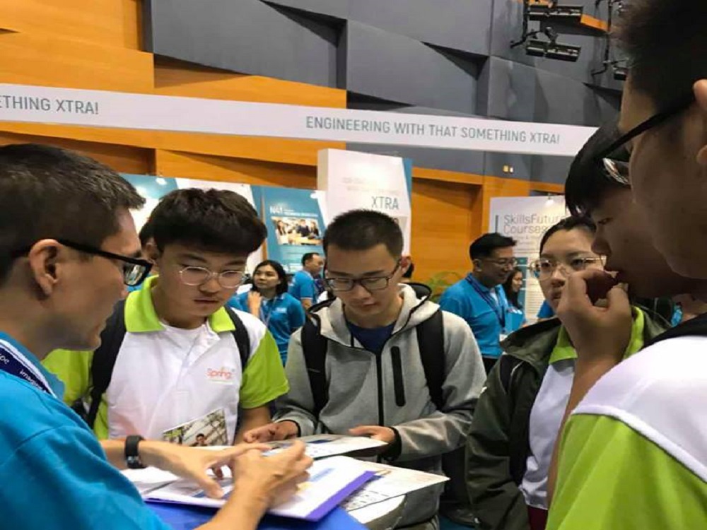 新加坡春天国际学院可以获得来自学校的个性化学习支持和资源，满足学生不同的学习需求